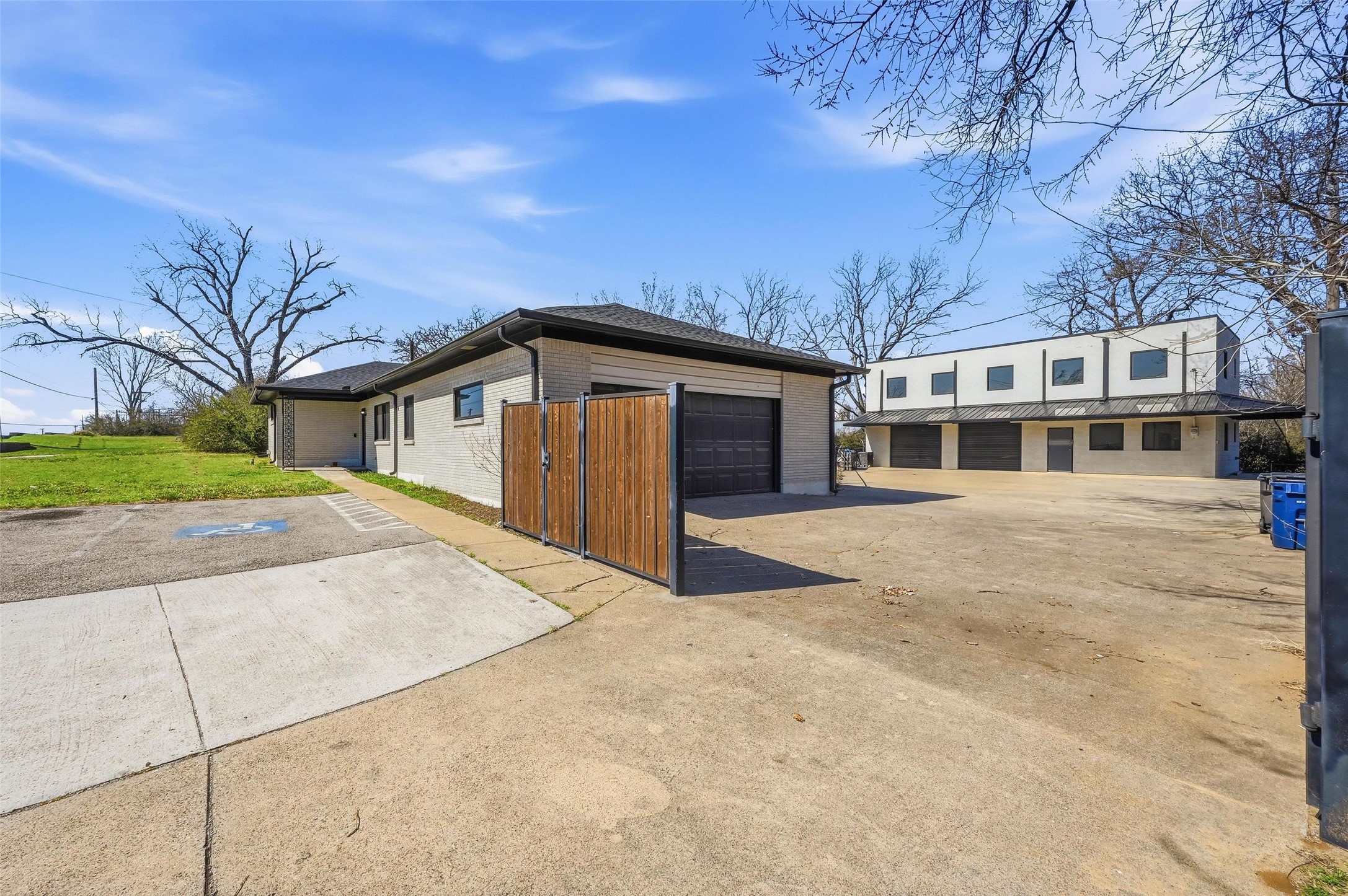 1927 Arkansas Lane Pantego TX 76013