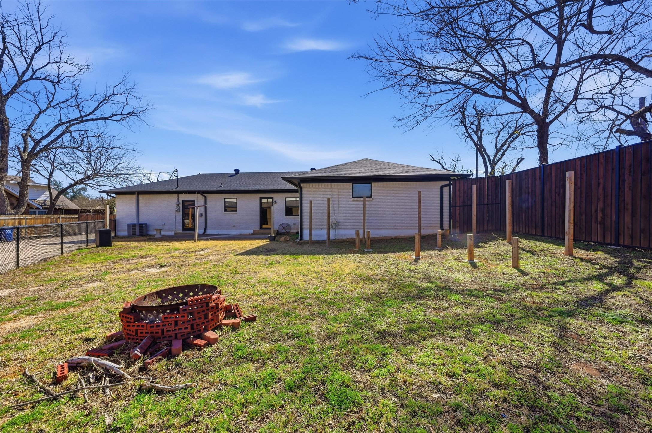 1927 Arkansas Lane Pantego TX 76013