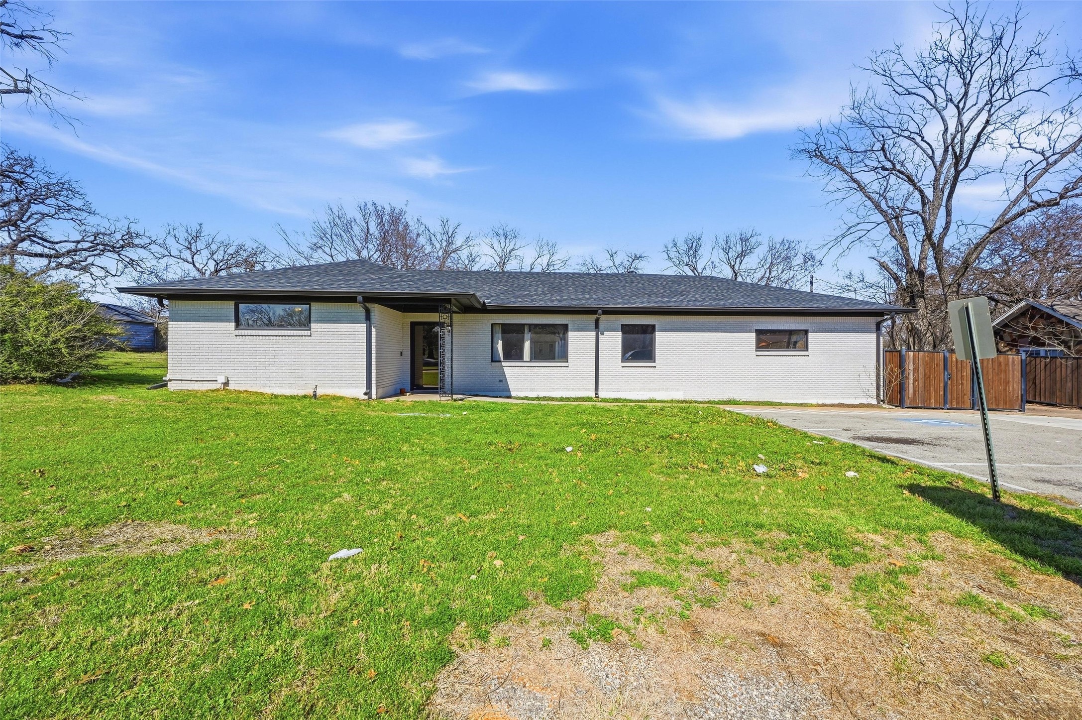 1927 Arkansas Lane Pantego TX 76013