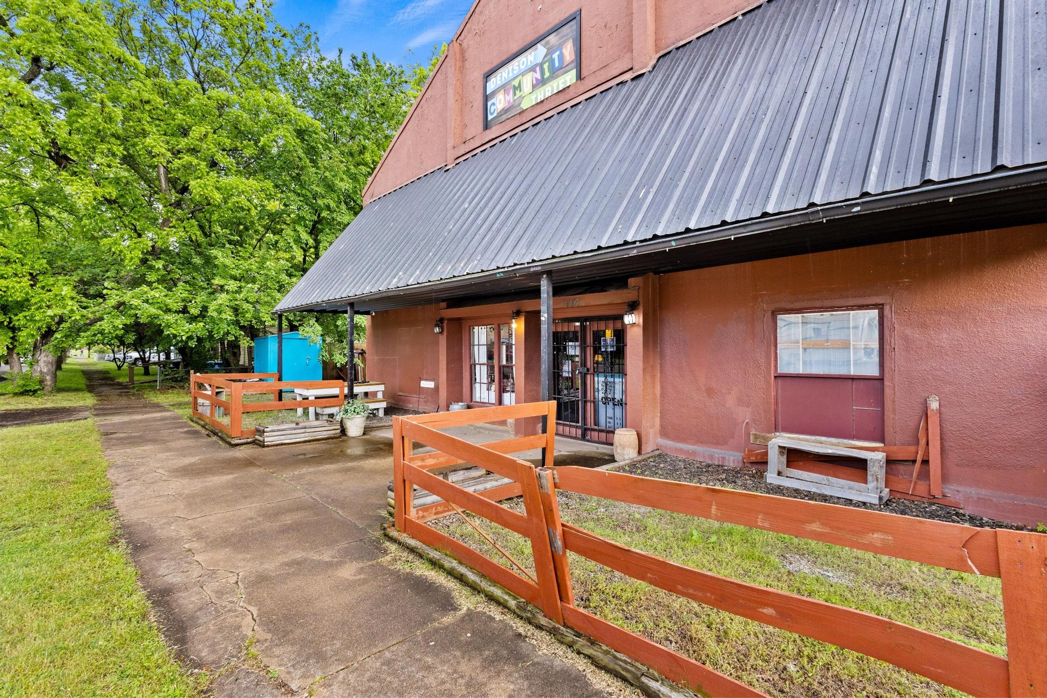 530 W Owings Street Denison TX 75020