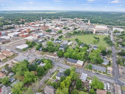 530 W Owings Street Denison TX 75020