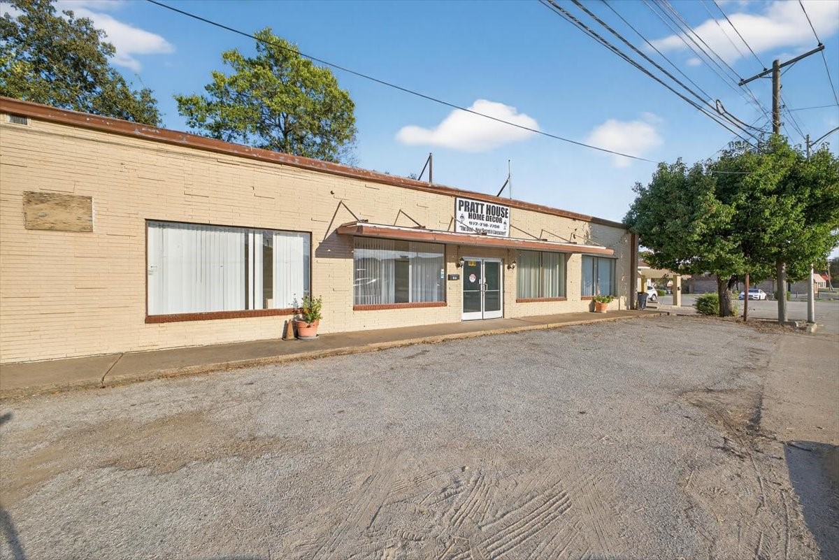 1010 N Dallas Avenue N Lancaster TX 75146
