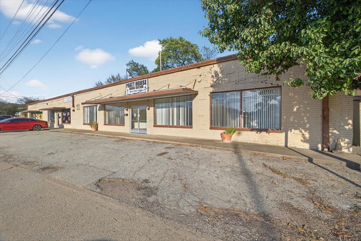 1010 N Dallas Avenue N Lancaster TX 75146