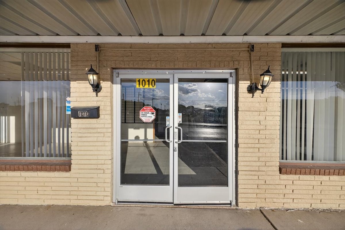 1010 N Dallas Avenue N Lancaster TX 75146