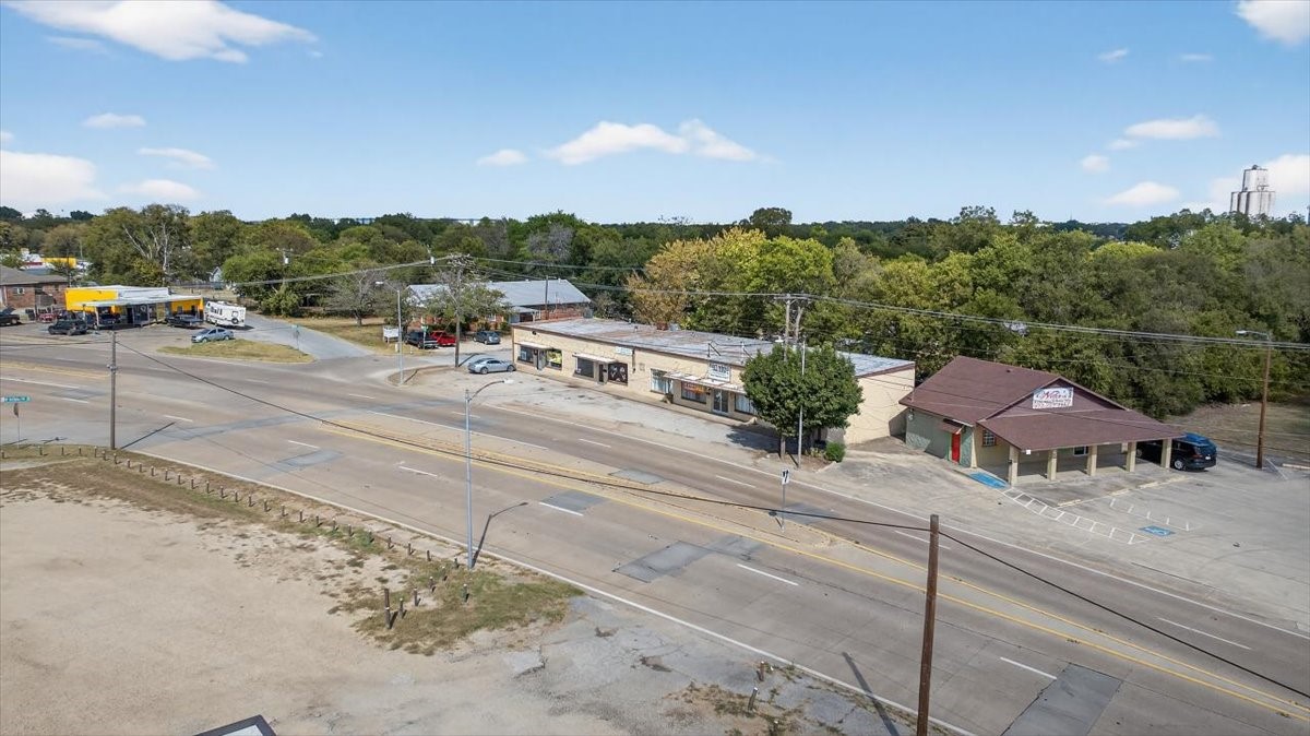 1010 N Dallas Avenue N Lancaster TX 75146