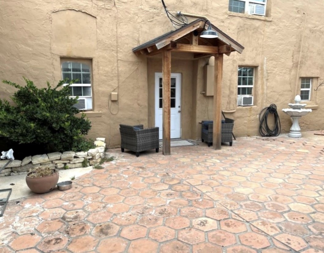 127 N Houston Street Comanche TX 76442