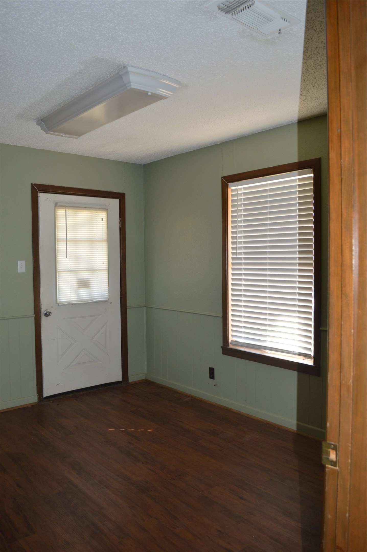 800 W Front Street De Kalb TX 75559