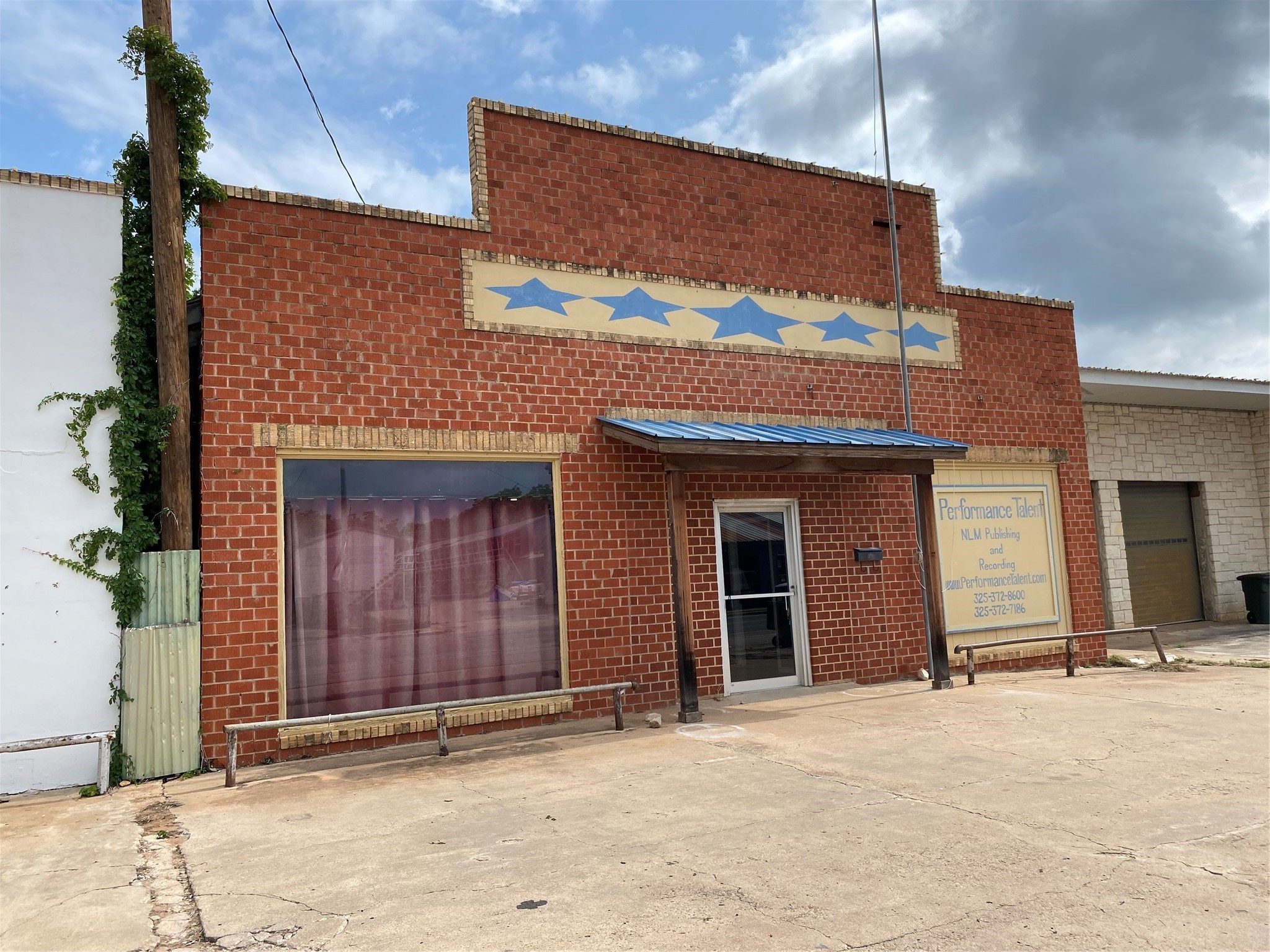 111 E Wallace Highway San Saba TX 76877