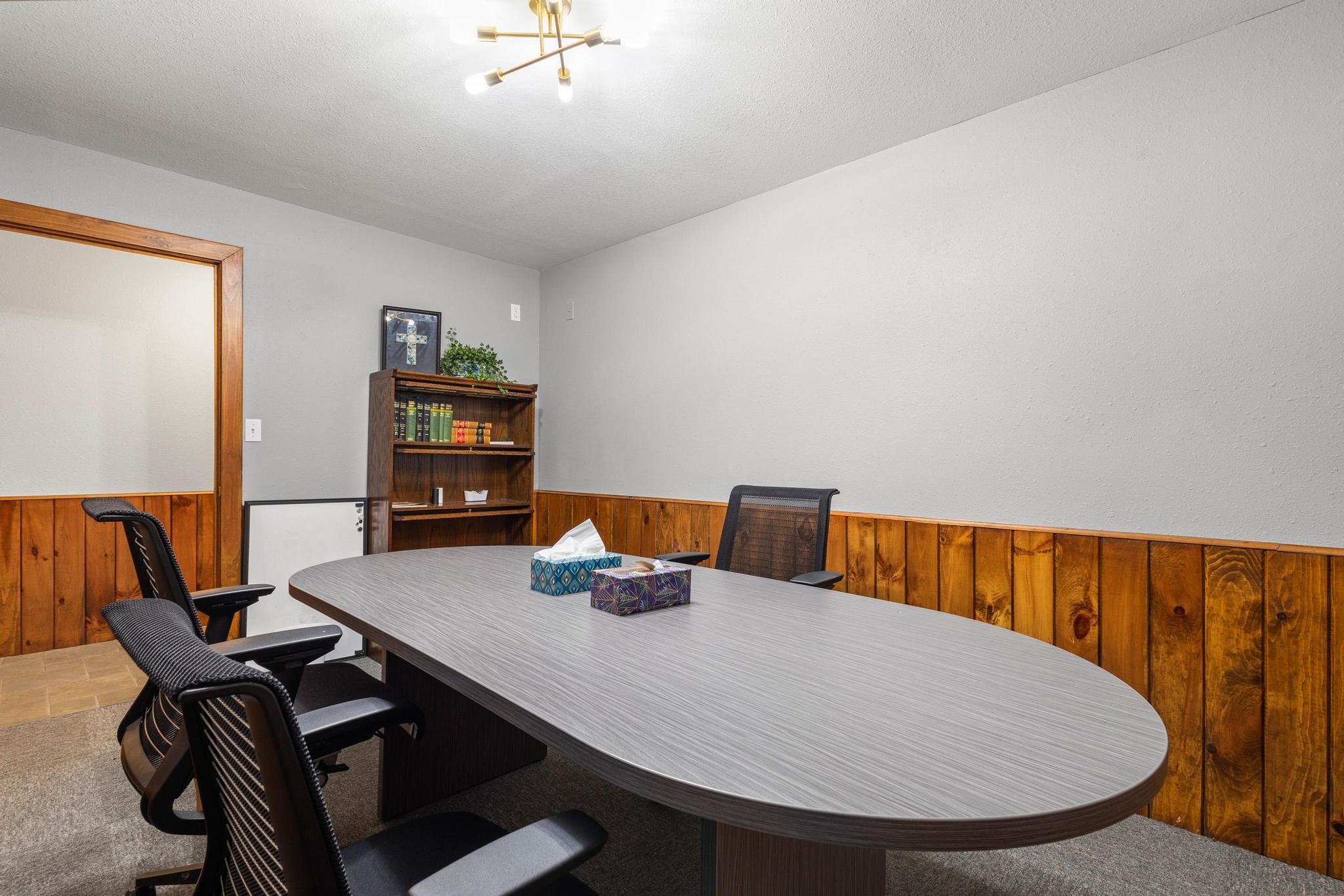 211 N Main Street Bonham TX 75418