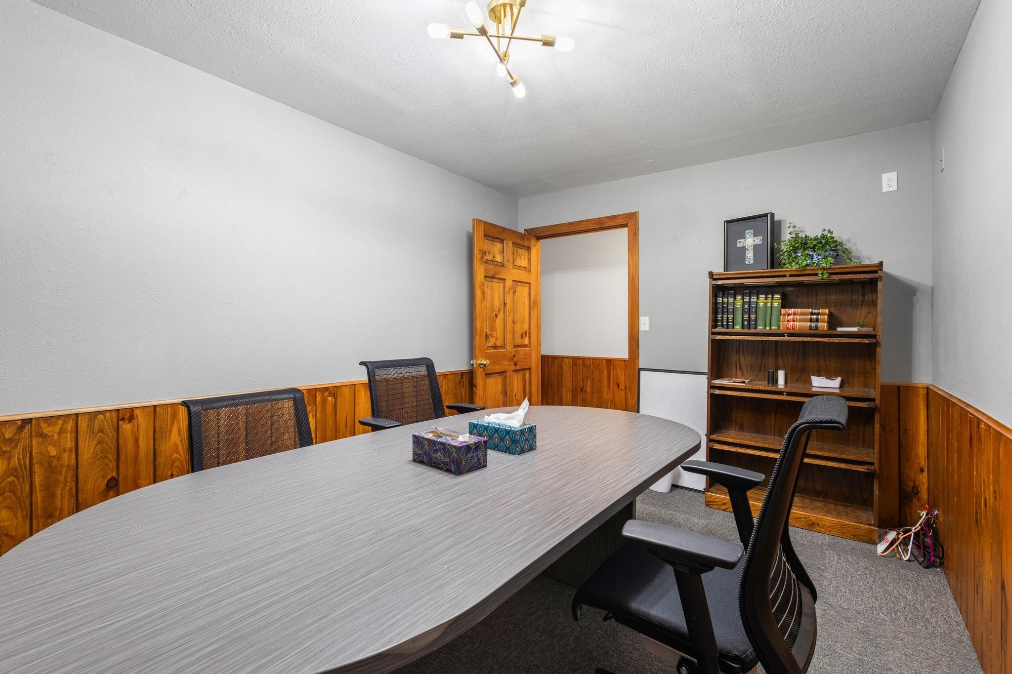 211 N Main Street Bonham TX 75418