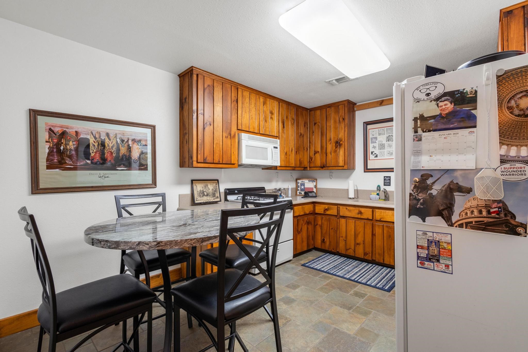 211 N Main Street Bonham TX 75418