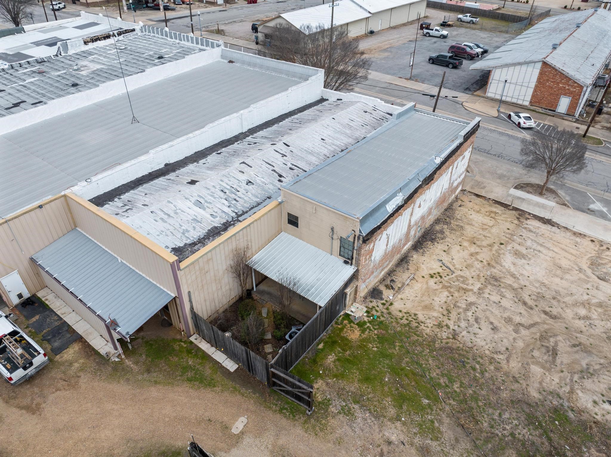 211 N Main Street Bonham TX 75418