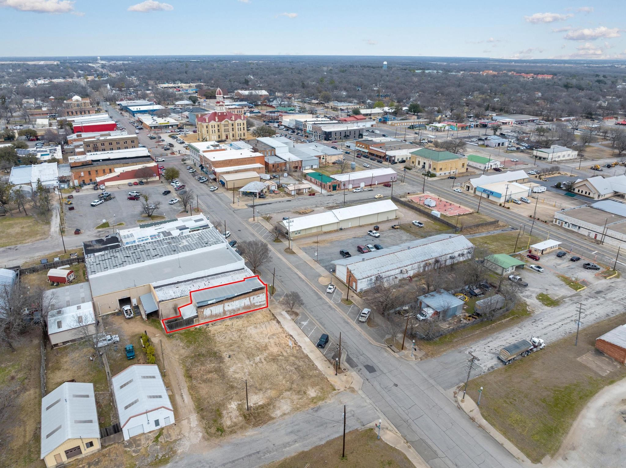 211 N Main Street Bonham TX 75418