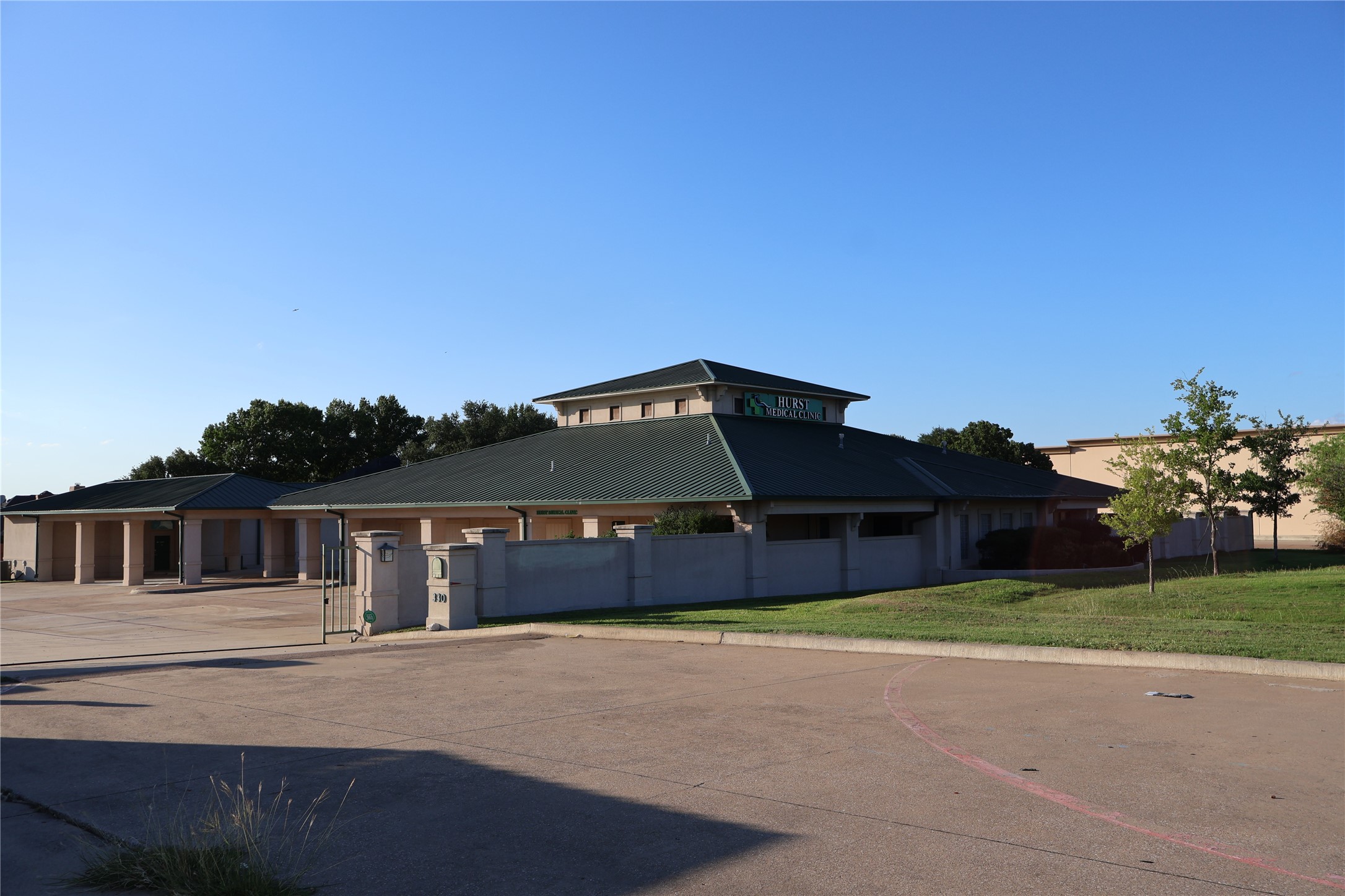 330 Grapevine Highway Hurst TX 76054
