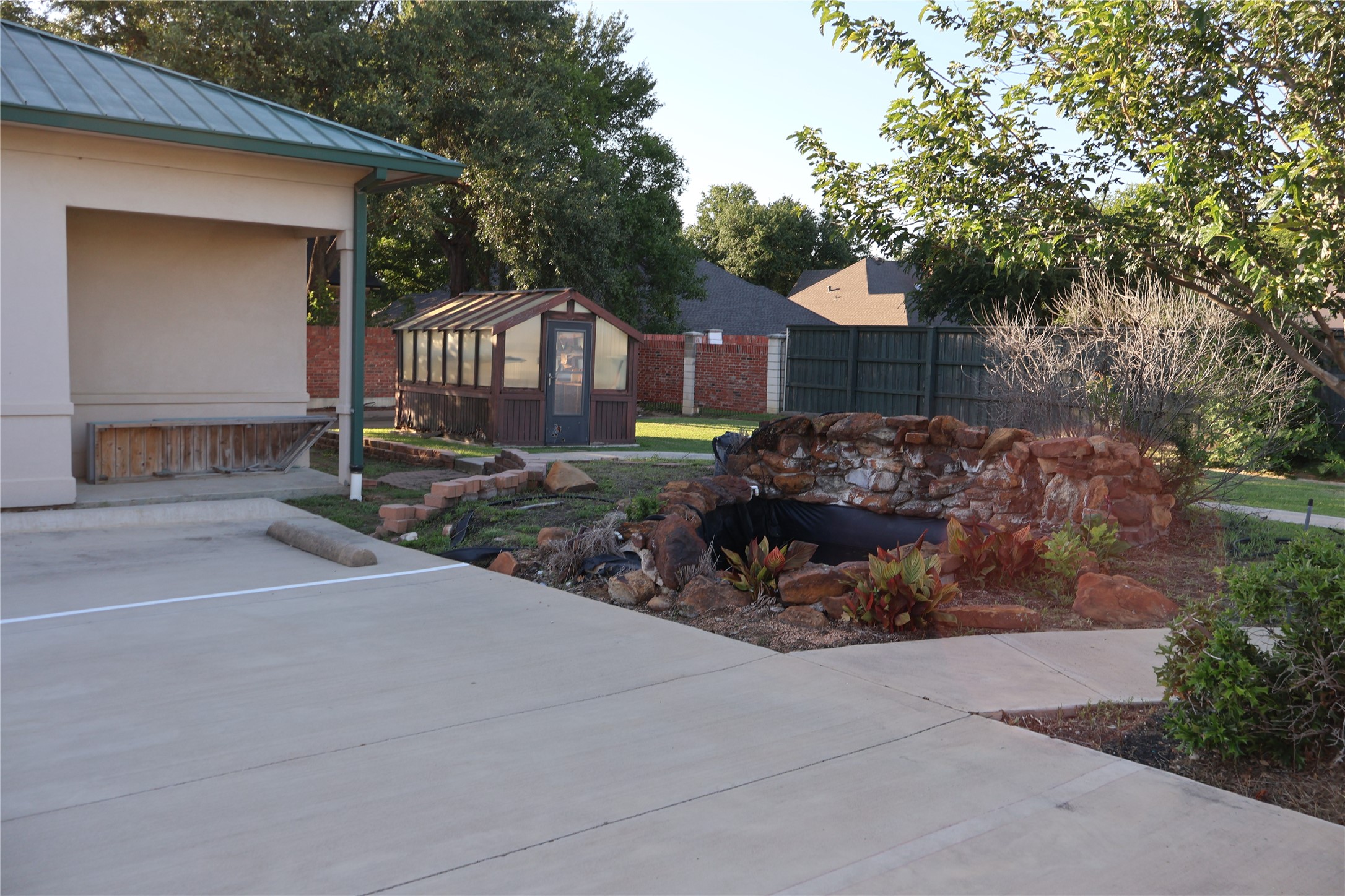 330 Grapevine Highway Hurst TX 76054