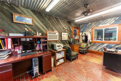 174 Choctaw Street Deport TX 75435