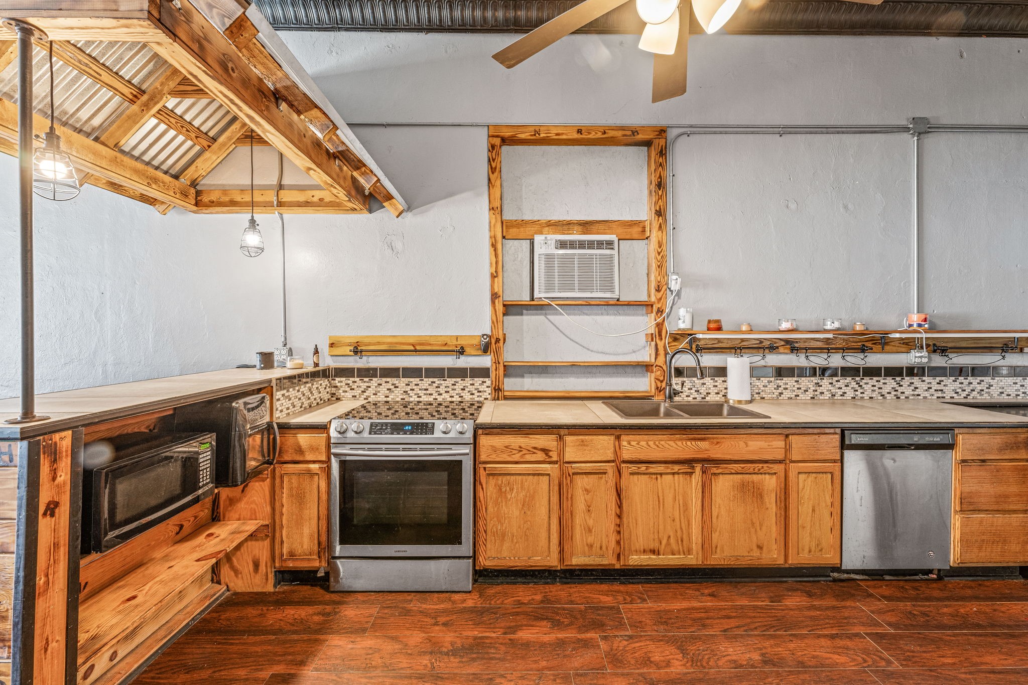 140 S Texas Street De Leon TX 76444