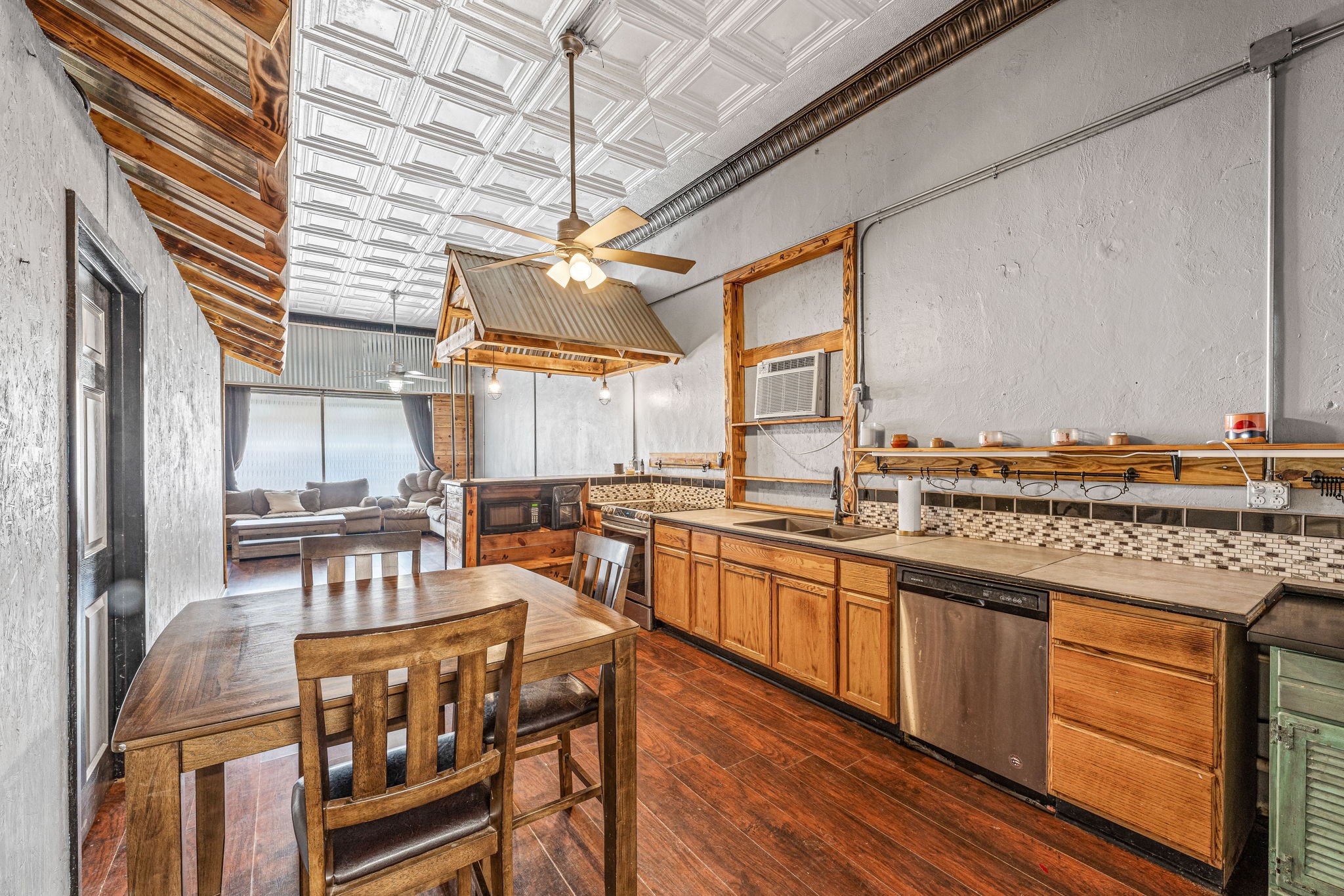 140 S Texas Street De Leon TX 76444