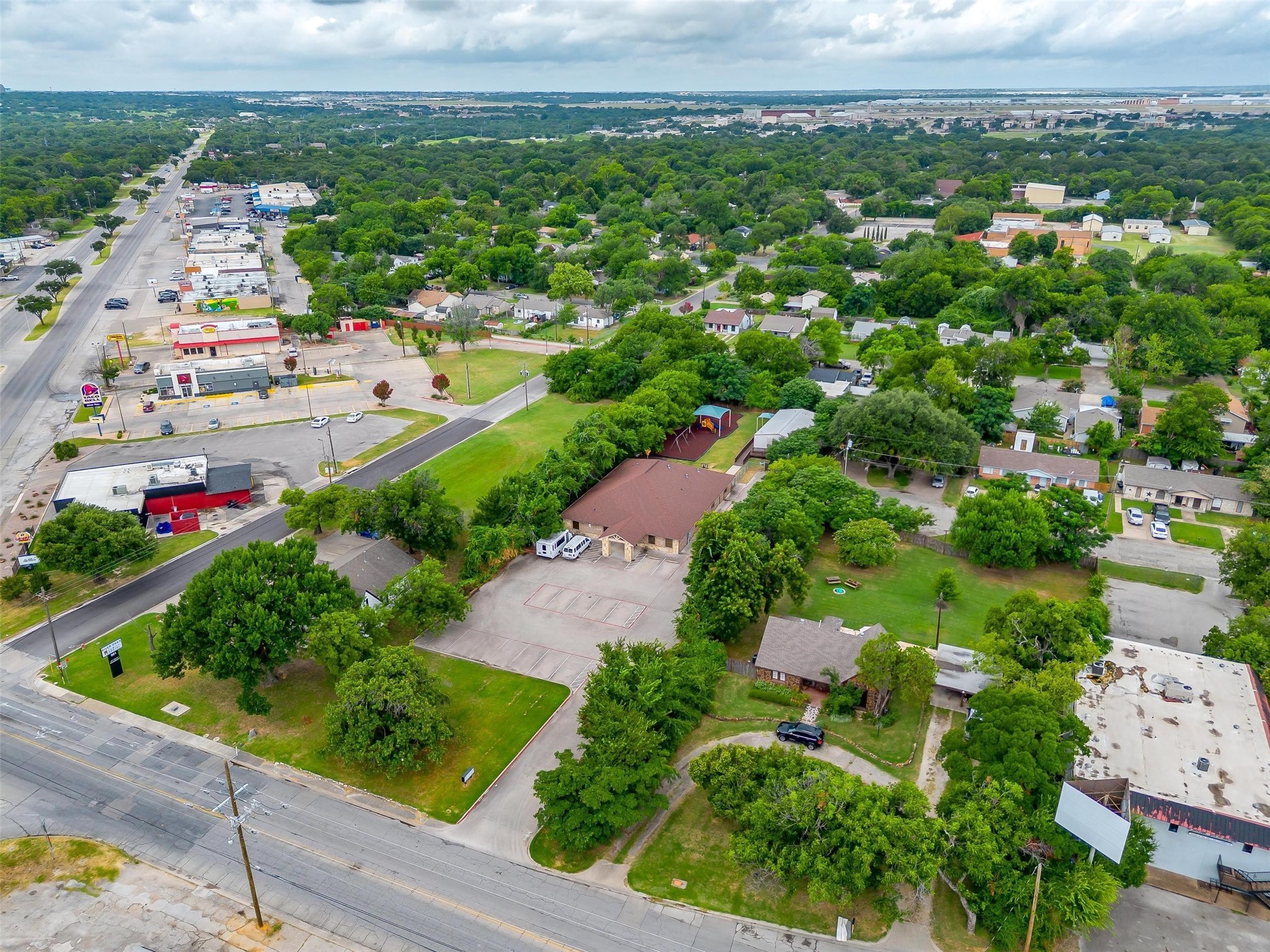 905 Roberts Cut Off River Oaks TX 76114