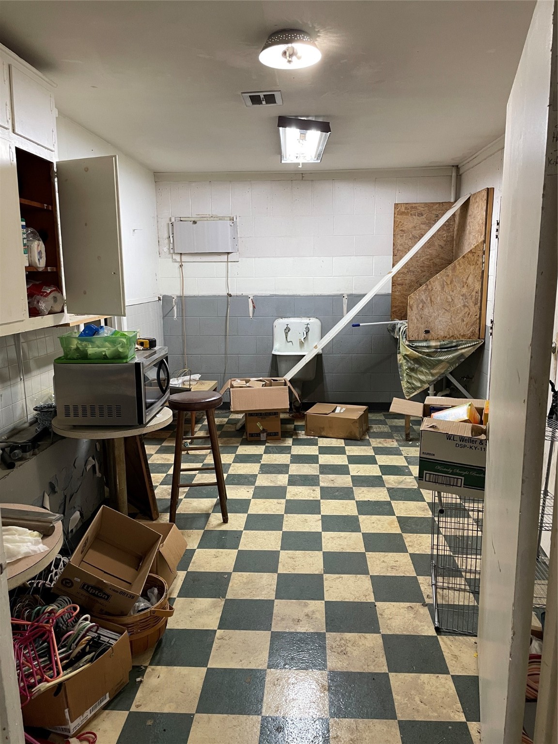 510 E Oak Street West TX 76691