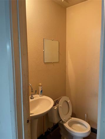 510 E Oak Street West TX 76691
