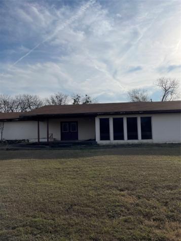 510 E Oak Street West TX 76691