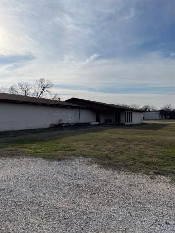 510 E Oak Street West TX 76691