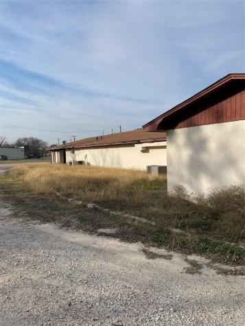 510 E Oak Street West TX 76691