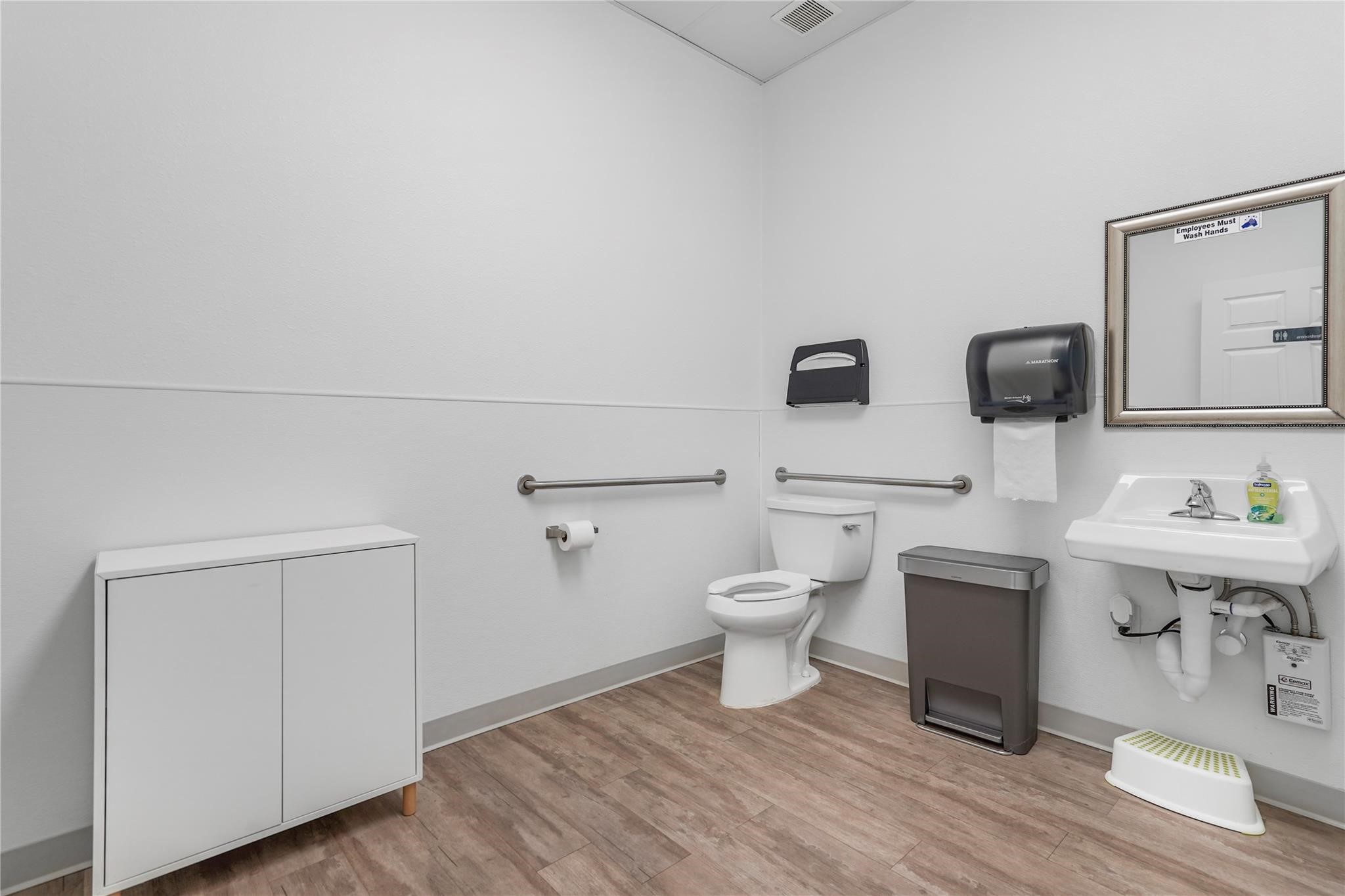 204 S Main Street Cleburne TX 76033