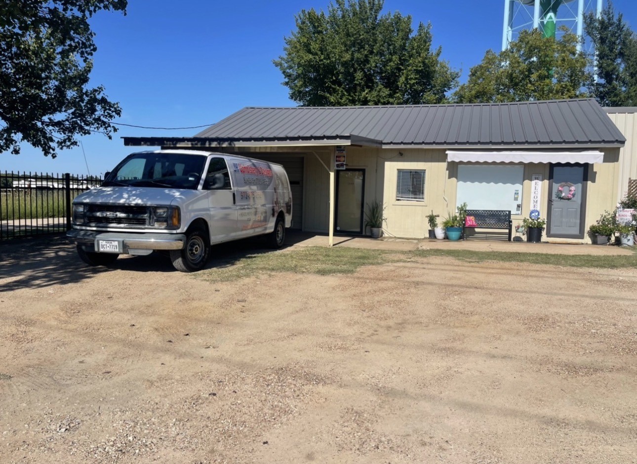 700 S Interstate Highway 45 Ennis TX 75119