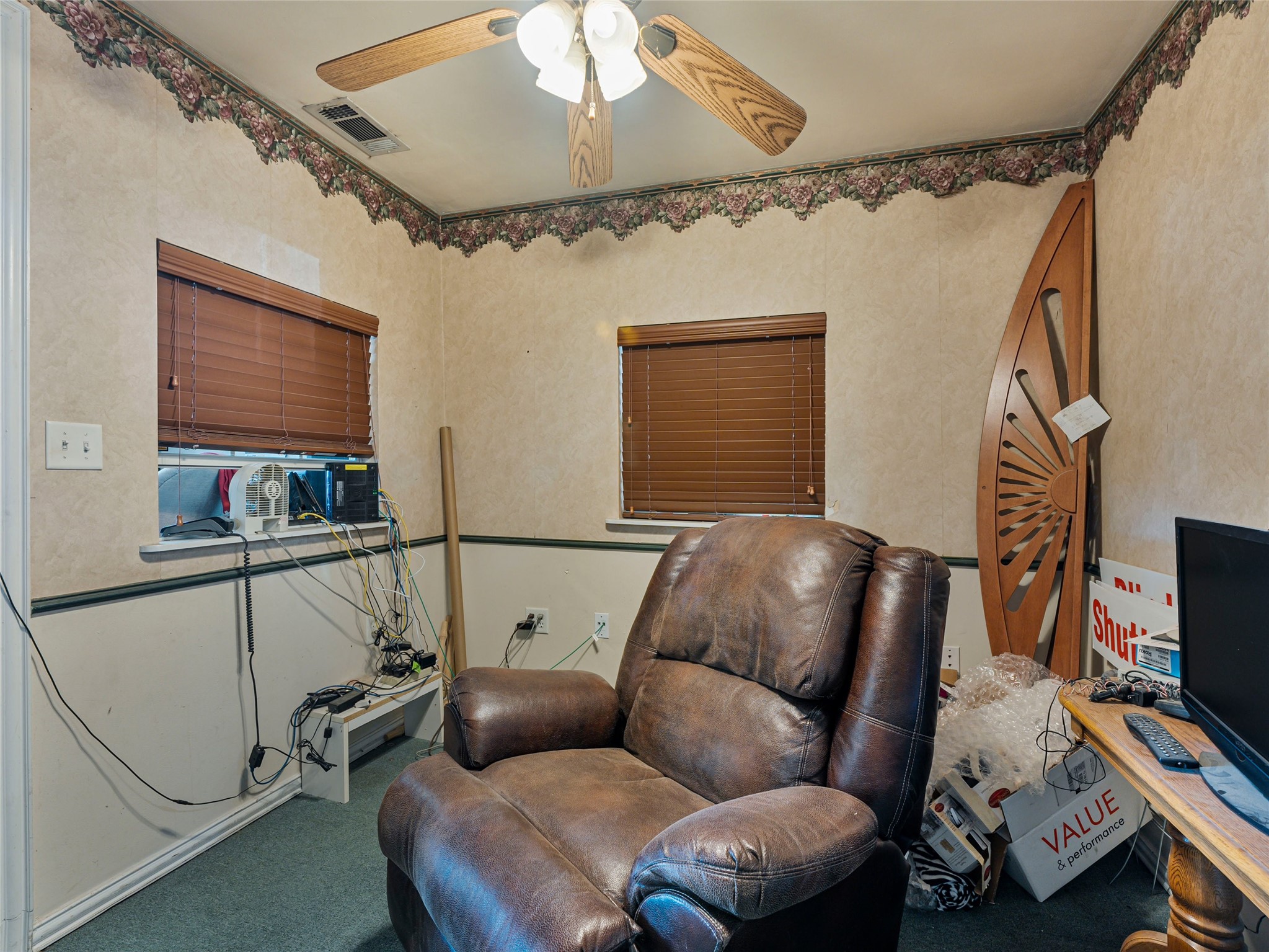 700 S Interstate Highway 45 Ennis TX 75119