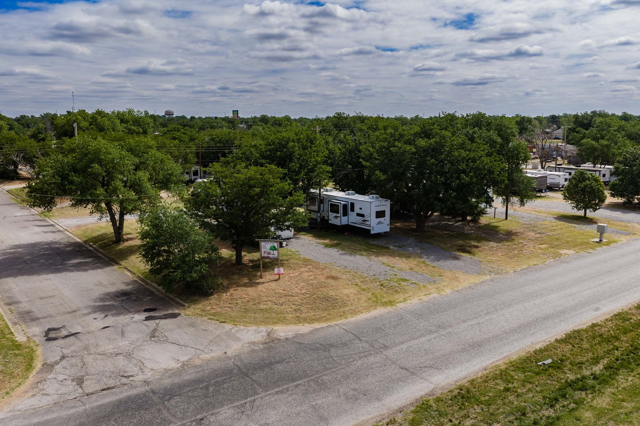1604 C NW Childress TX 79201