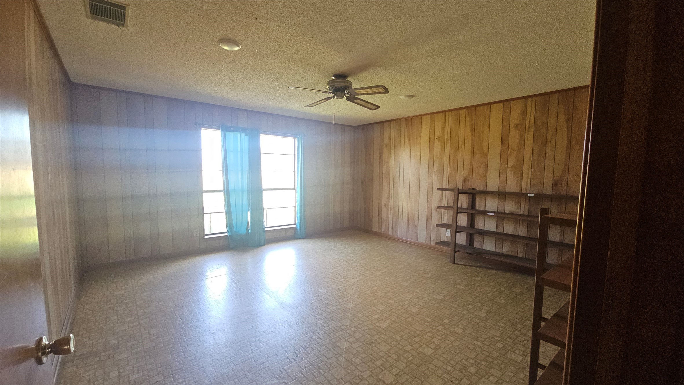 1215 W Cedar Creek Parkway Kemp TX 75143