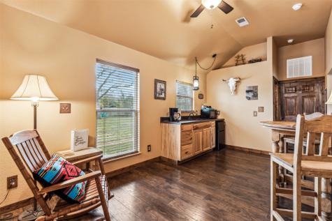 512 N Travis Street Granbury TX 76048