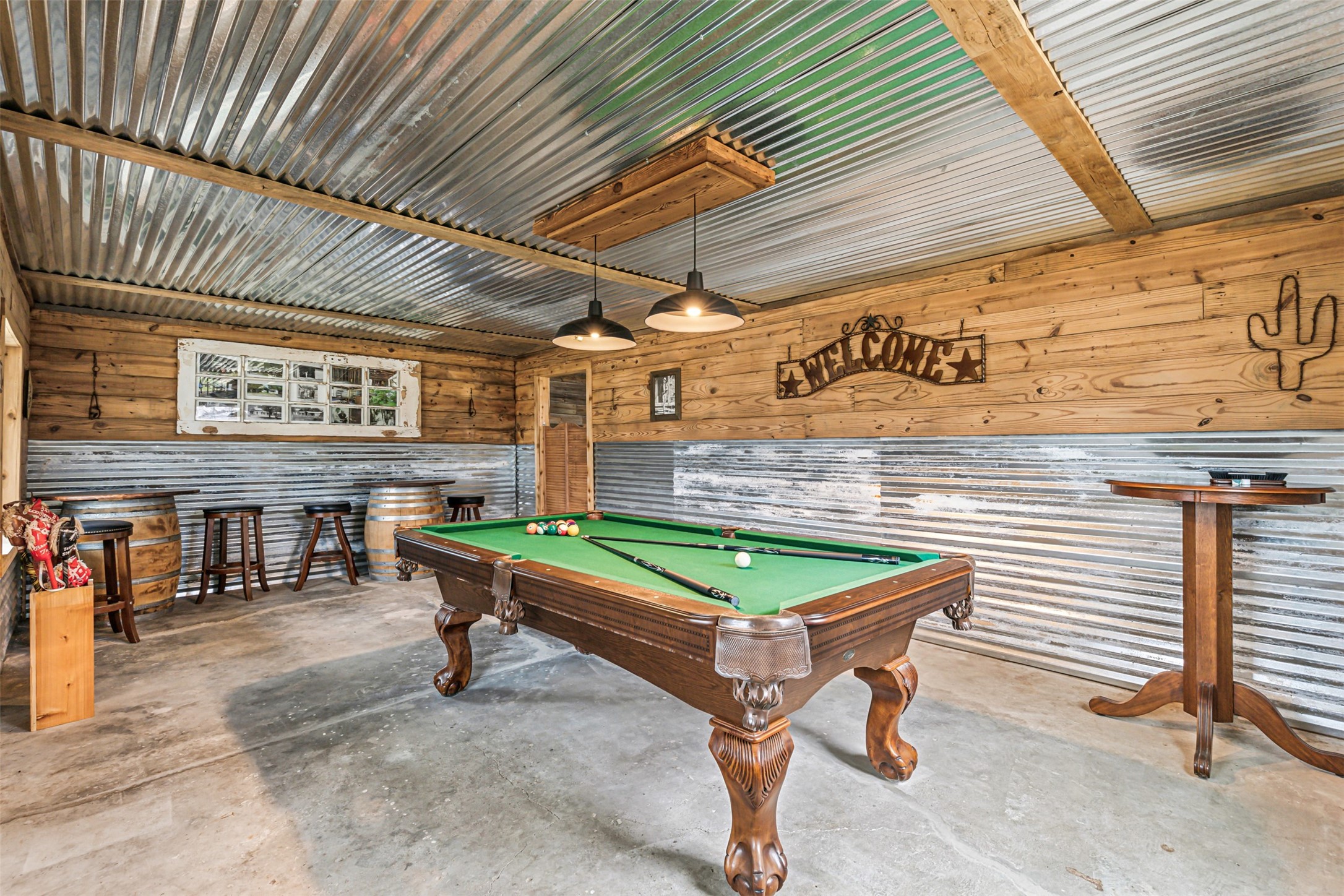 512 N Travis Street Granbury TX 76048