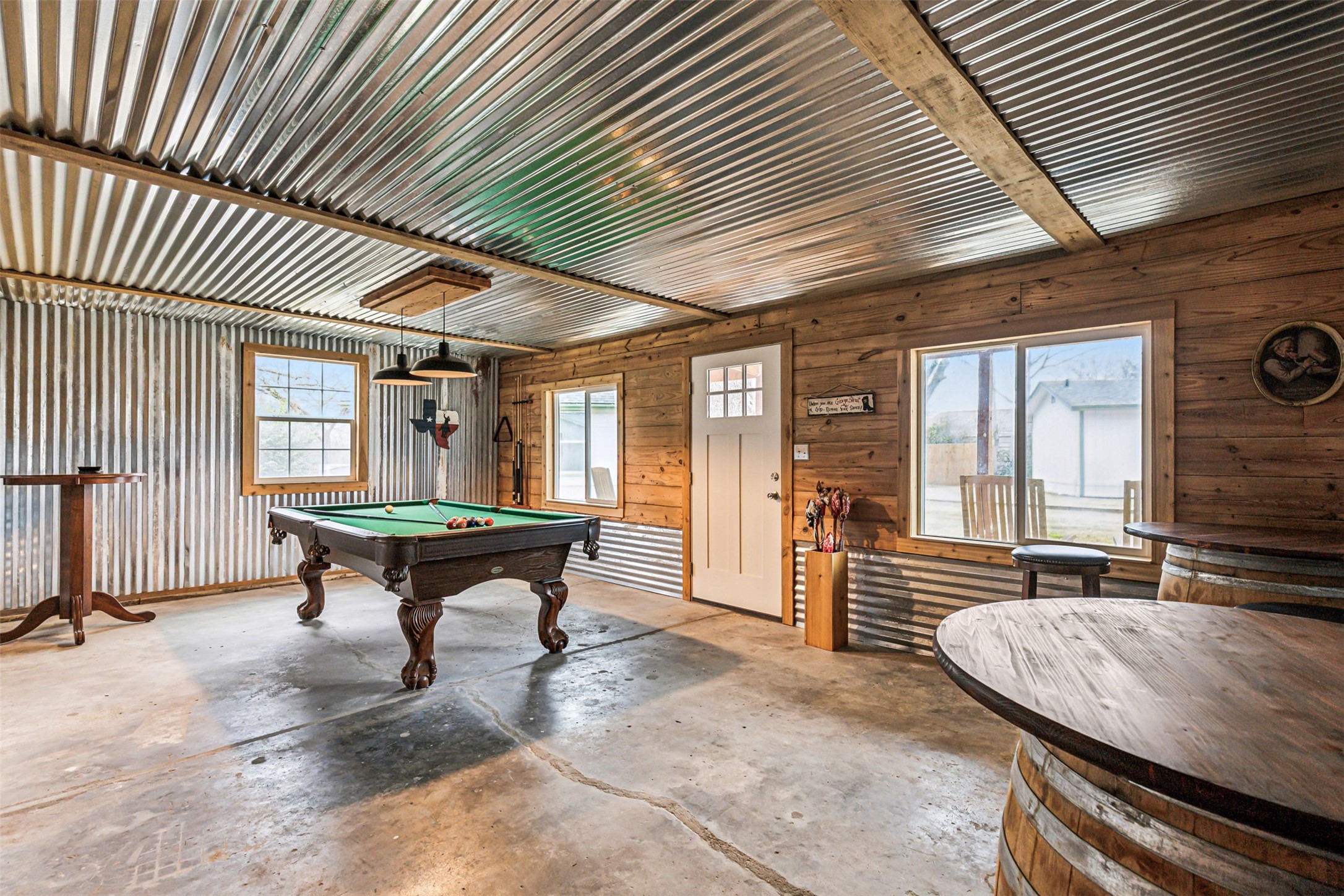 512 N Travis Street Granbury TX 76048