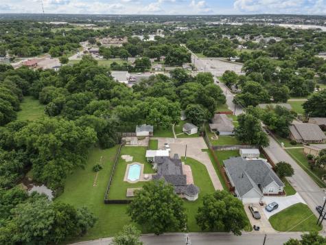 512 N Travis Street Granbury TX 76048