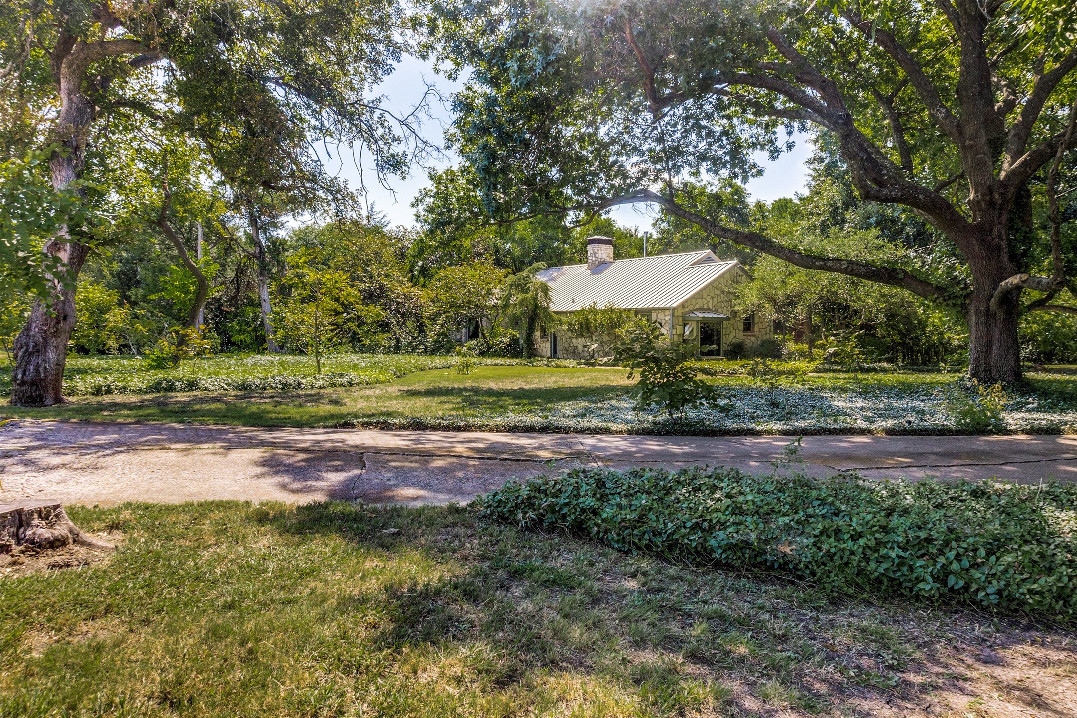 1226 E Campbell Road Garland TX 75044