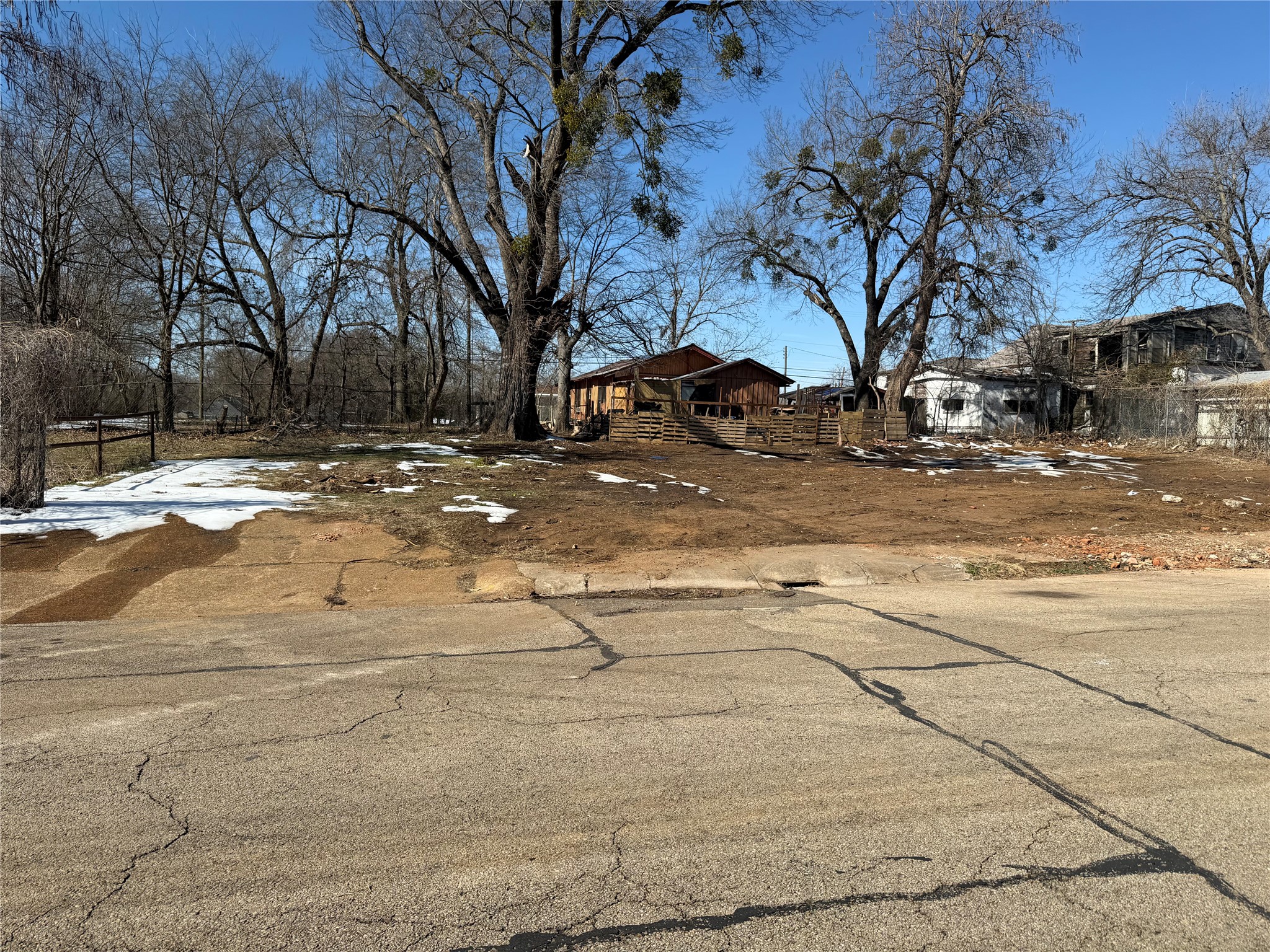 269-306 2nd Street SW Paris TX 75460