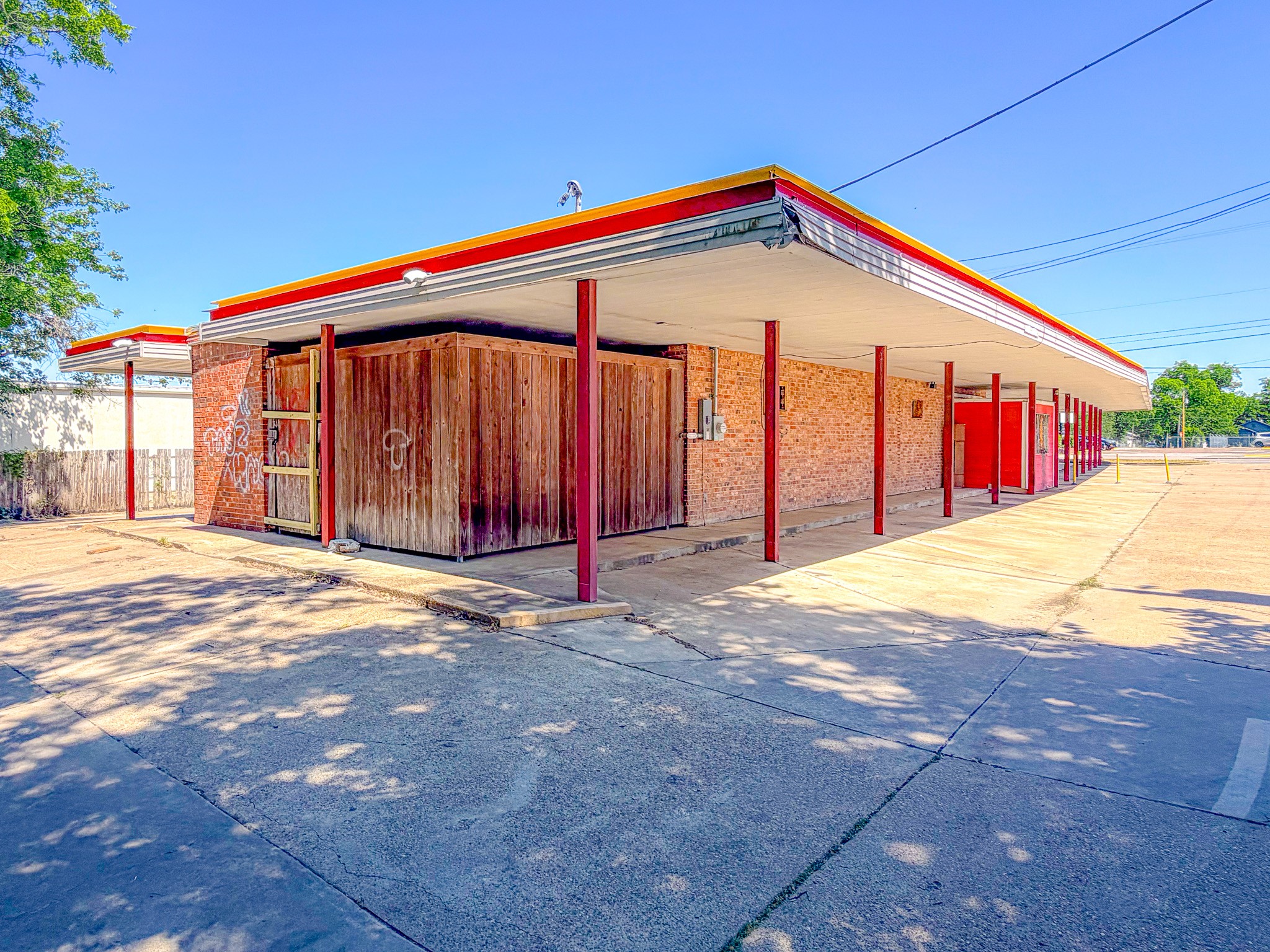 1524 W 7th Avenue Corsicana TX 75110