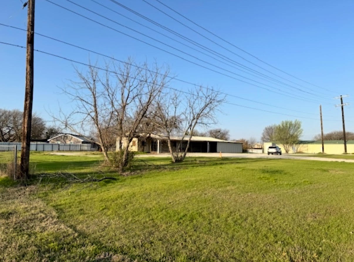 1530 E Reno Road Reno TX 75038