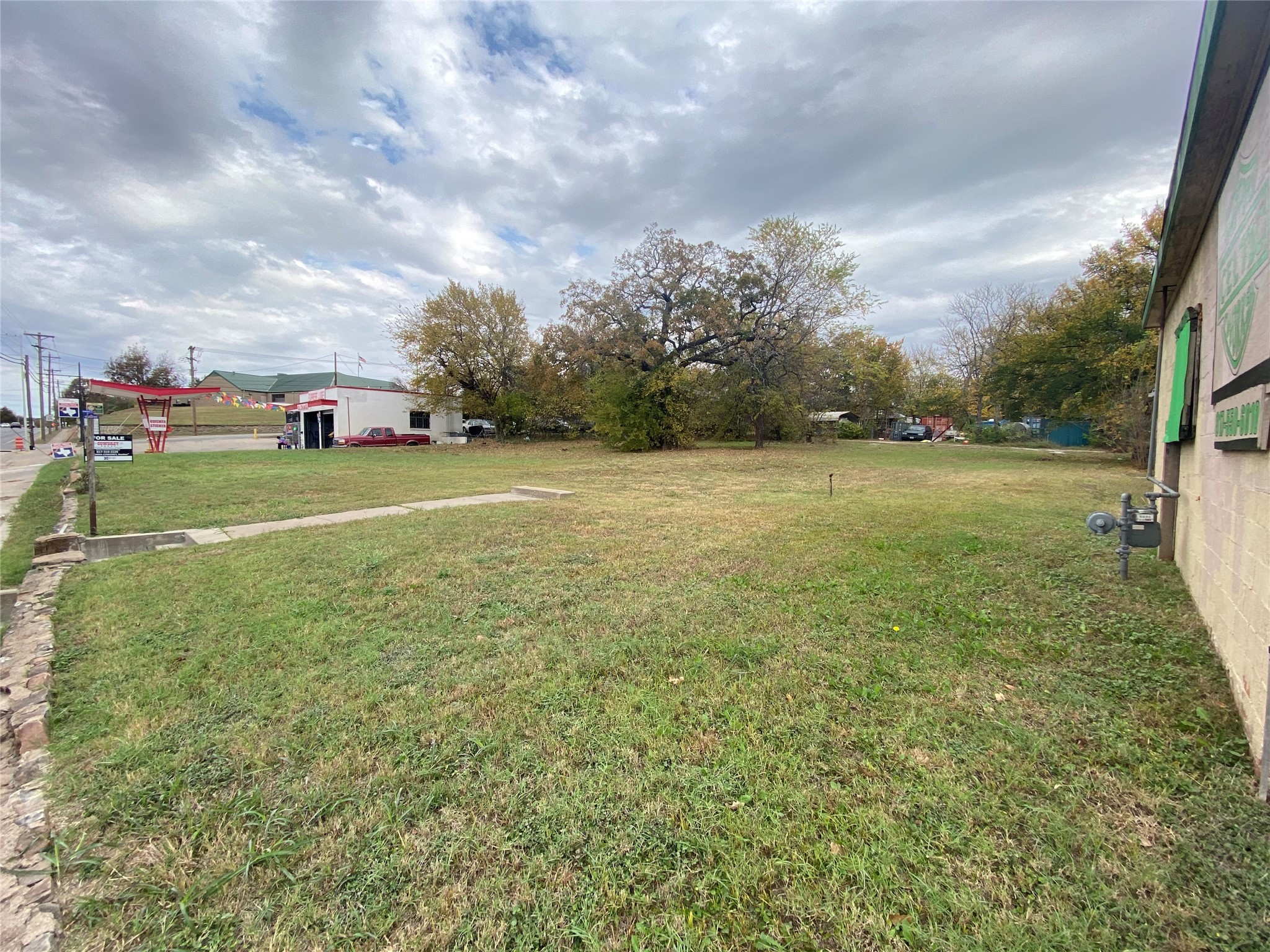 512 N Main Street Weatherford TX 76086