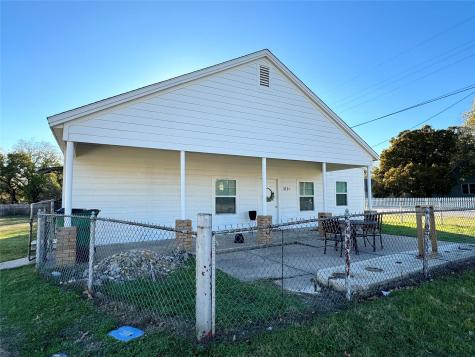 311 E Franklin Street Alvord TX 76225