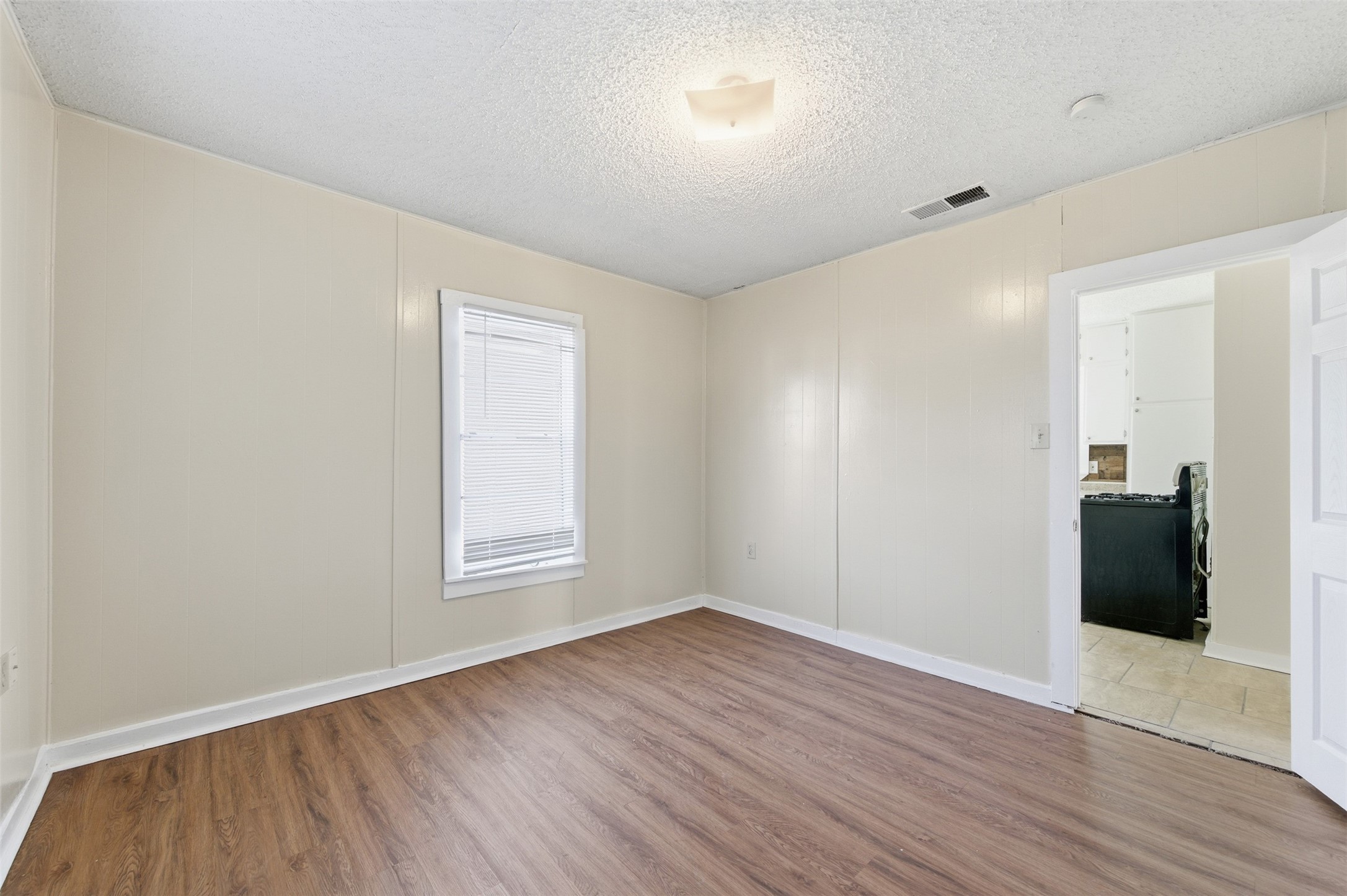 509 E 3rd Street Lancaster TX 75146