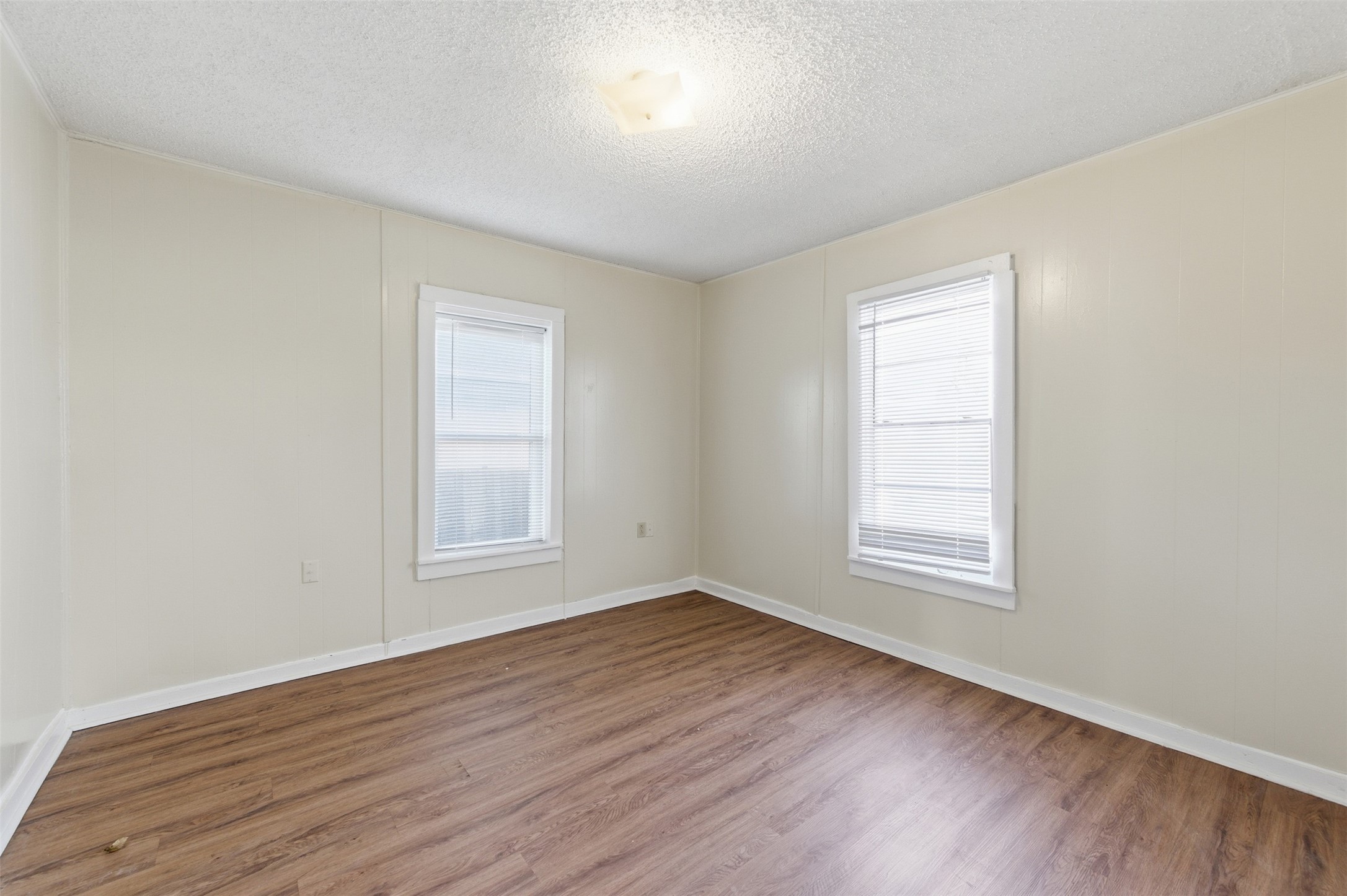 509 E 3rd Street Lancaster TX 75146