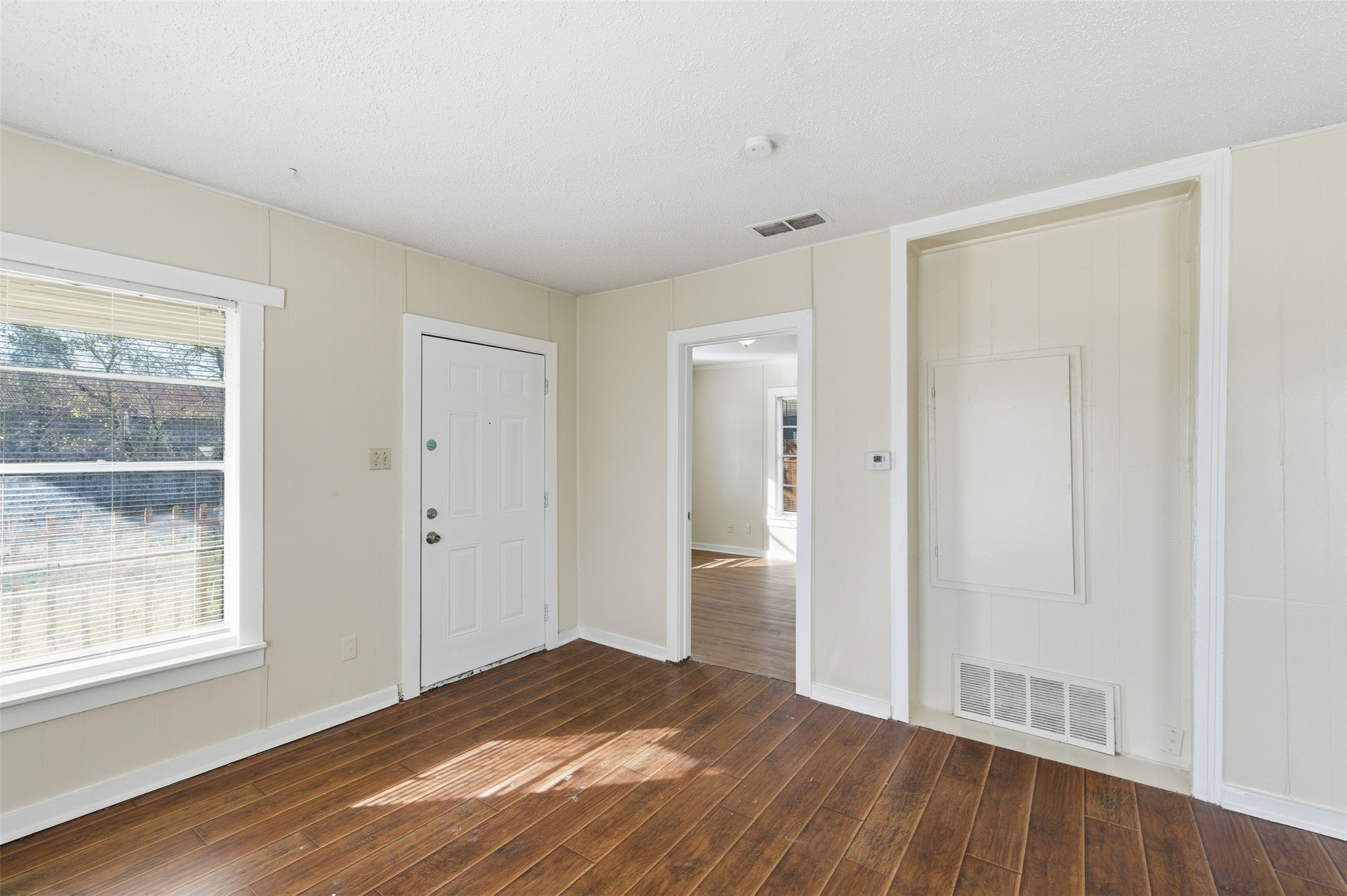 509 E 3rd Street Lancaster TX 75146