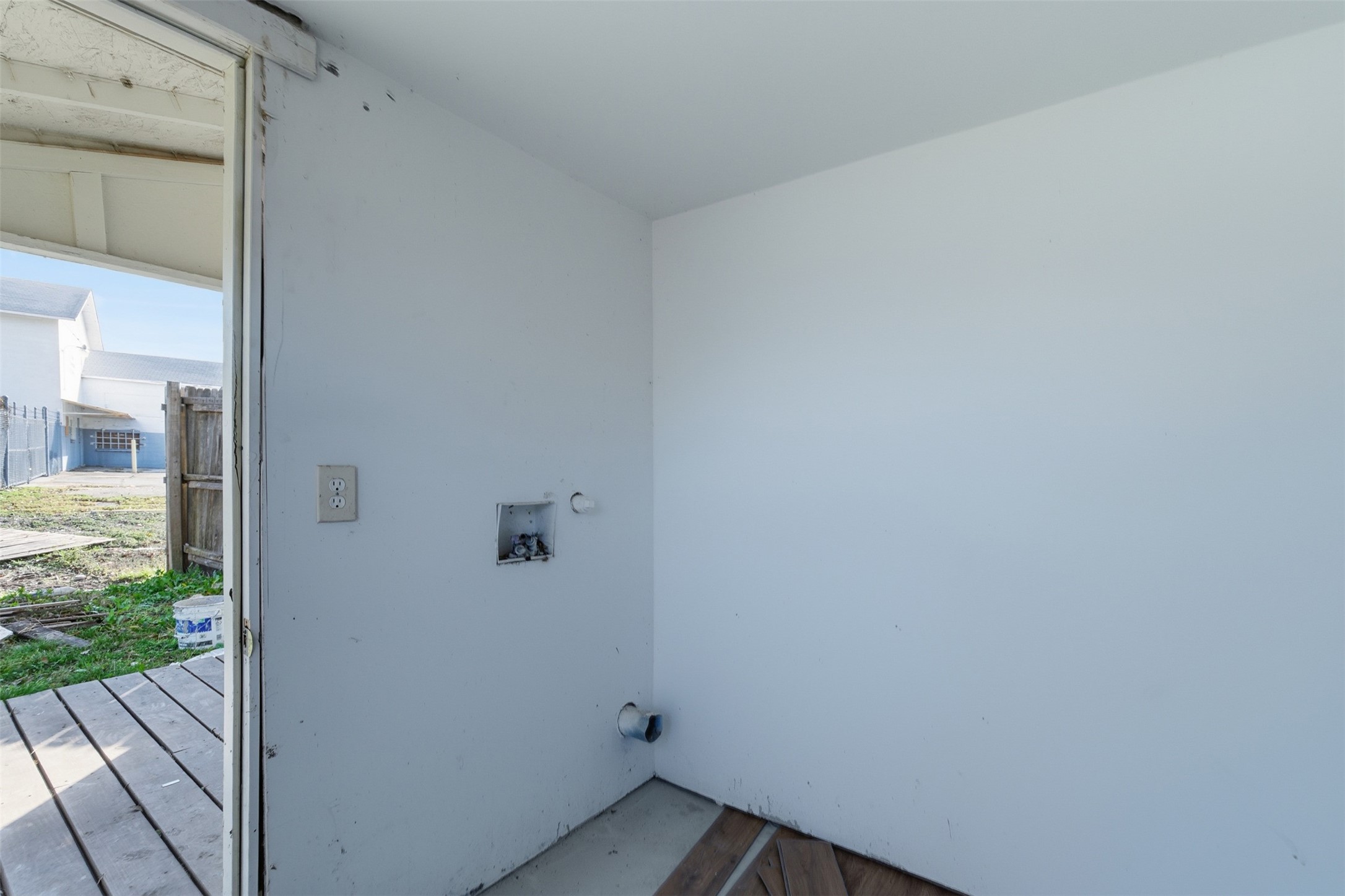 509 E 3rd Street Lancaster TX 75146