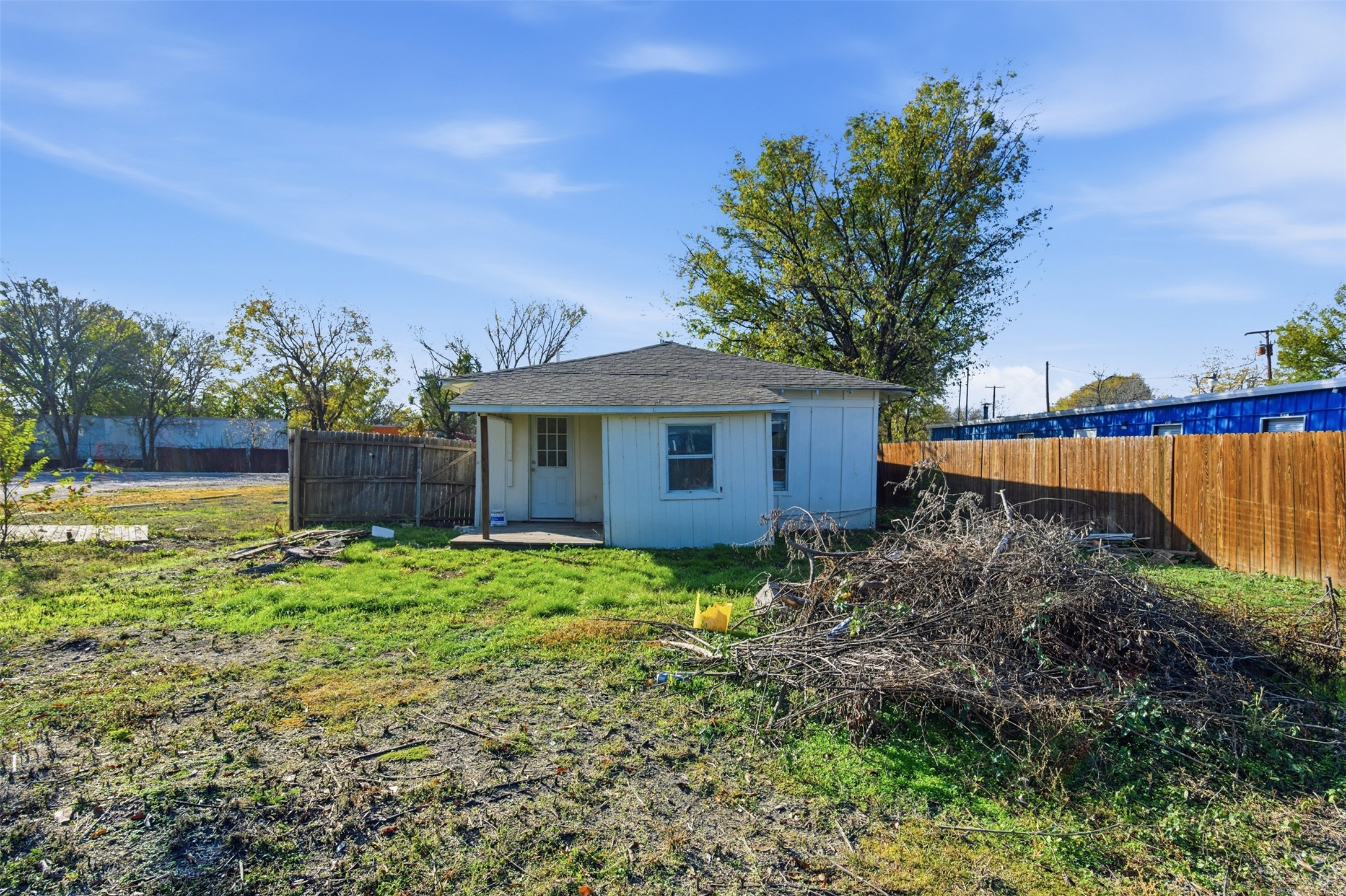 509 E 3rd Street Lancaster TX 75146