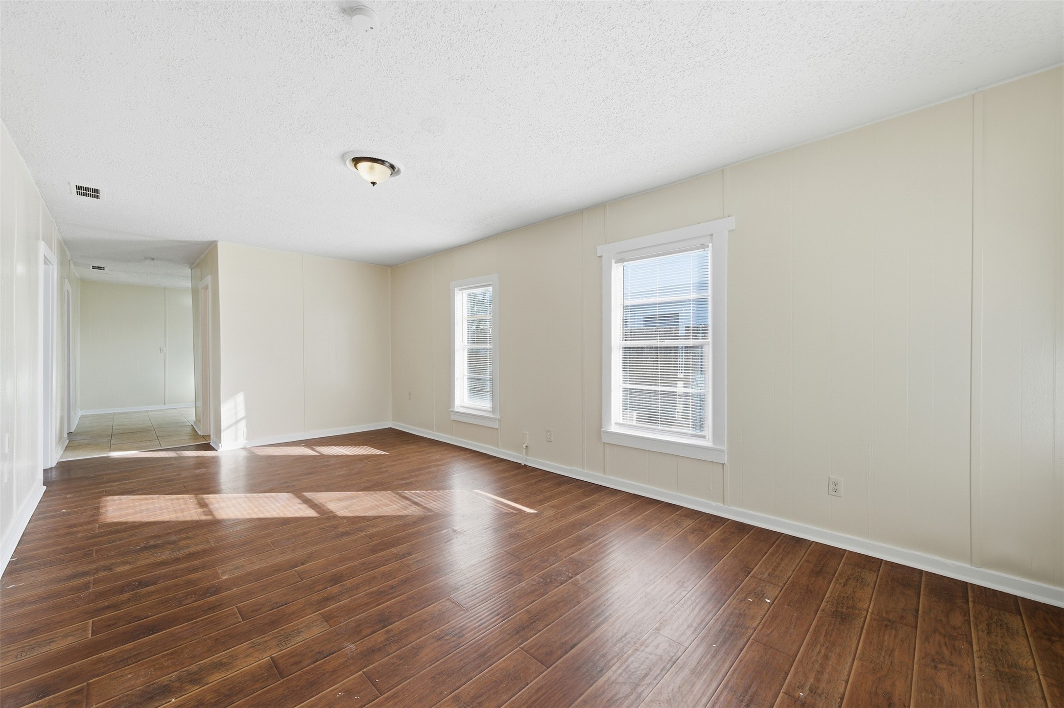 509 E 3rd Street Lancaster TX 75146