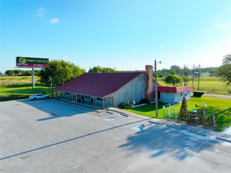 212 S Hickory Street Abbott TX 76621